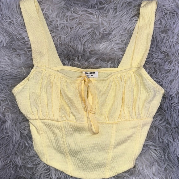 CROP TOP BUNDLE 🚨SEND OFFERS🚨 - Picture 10 of 12